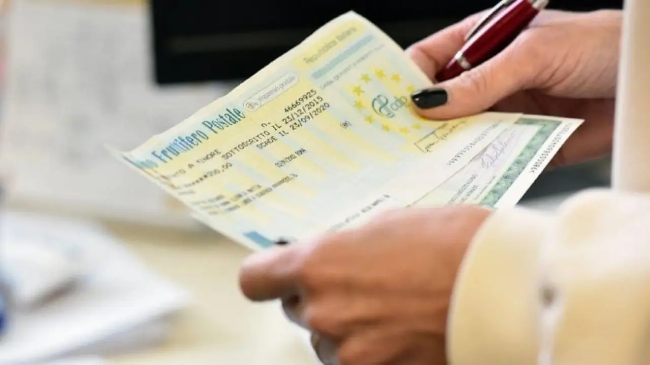 Hai perso l’assegno o ti serve bloccarlo? Ecco il numero e la procedura esatta da seguire subito